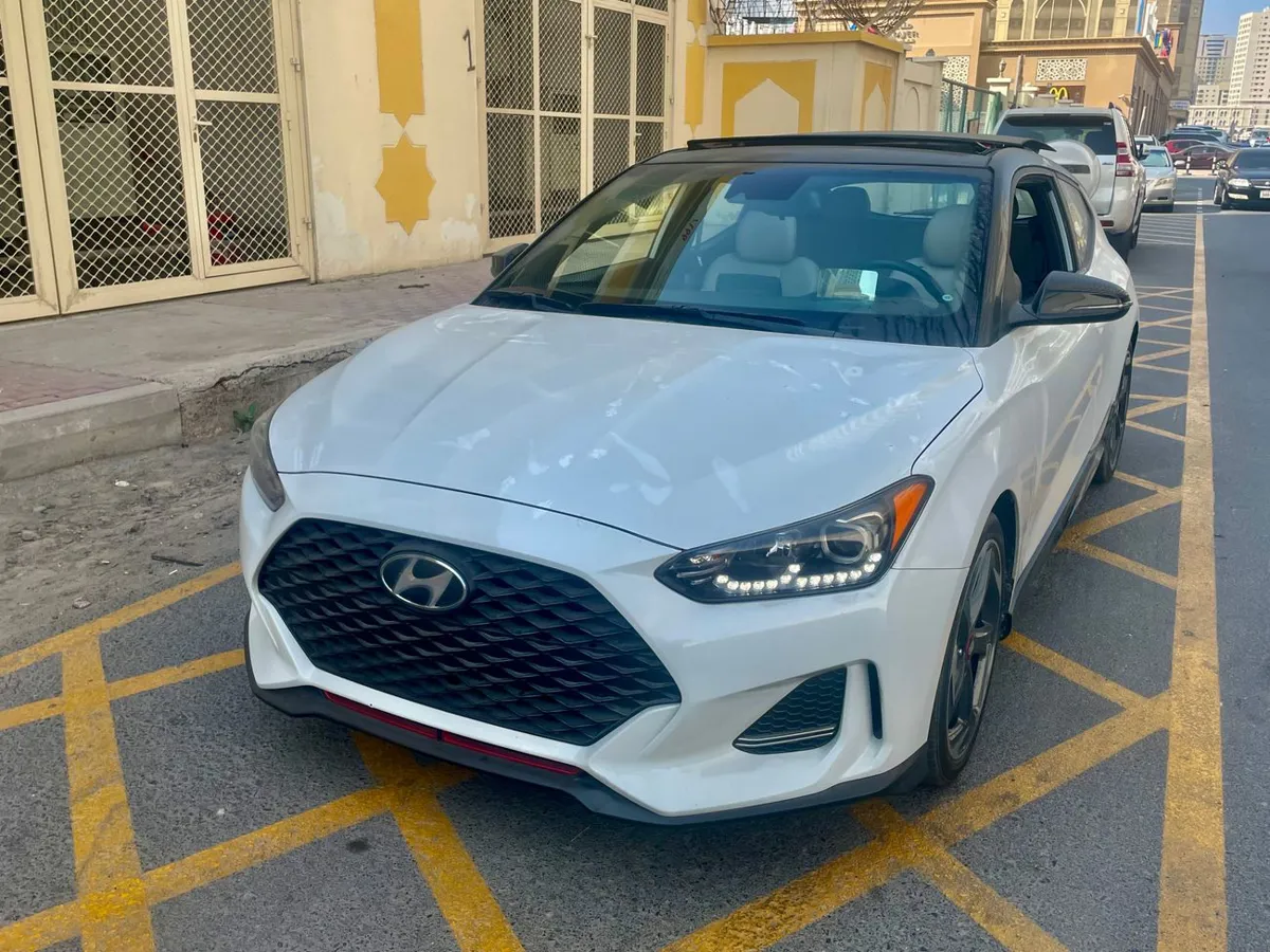 Hyundai Veloster - фото 1