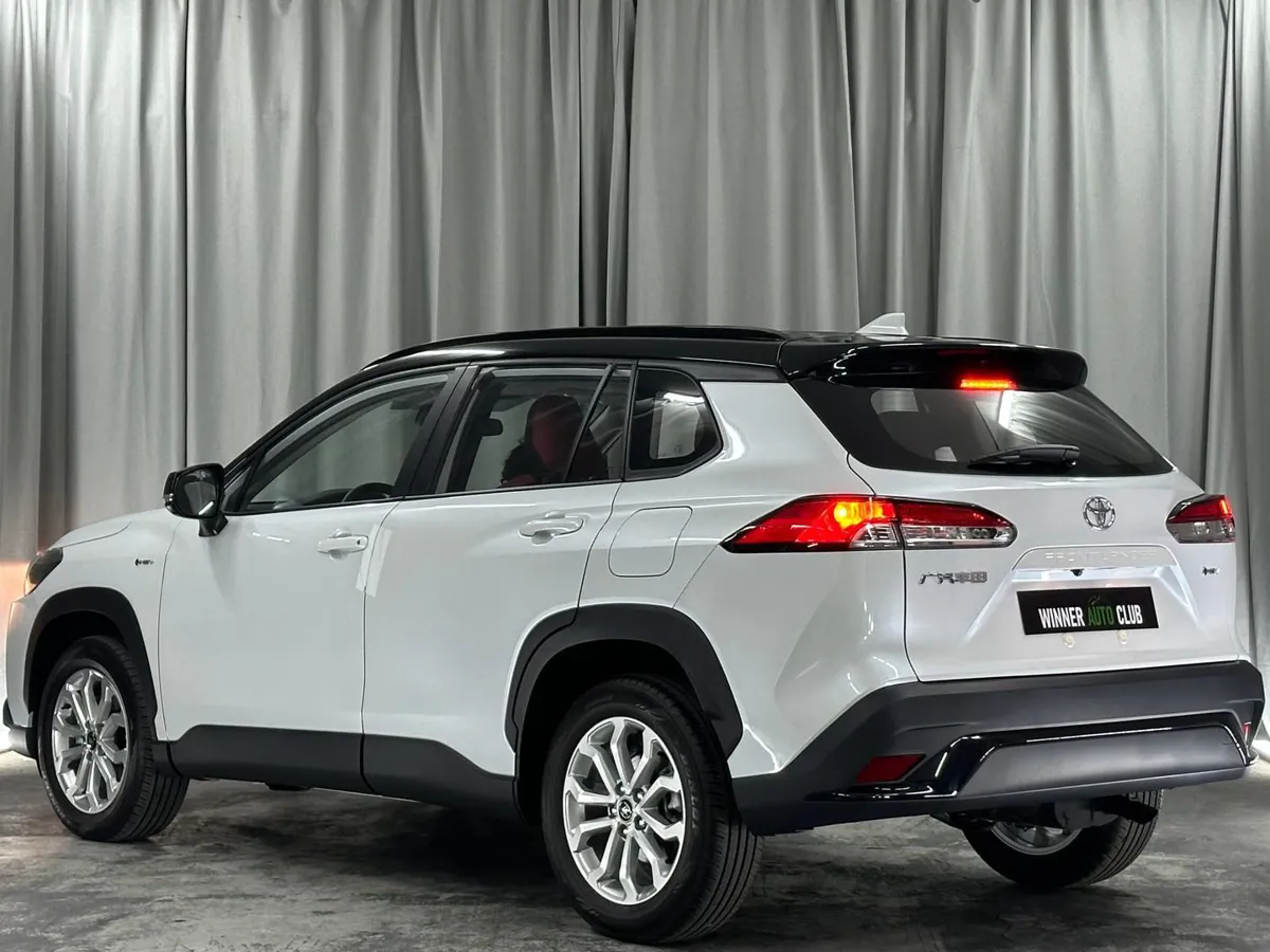 Toyota Corolla Cross - фото 1