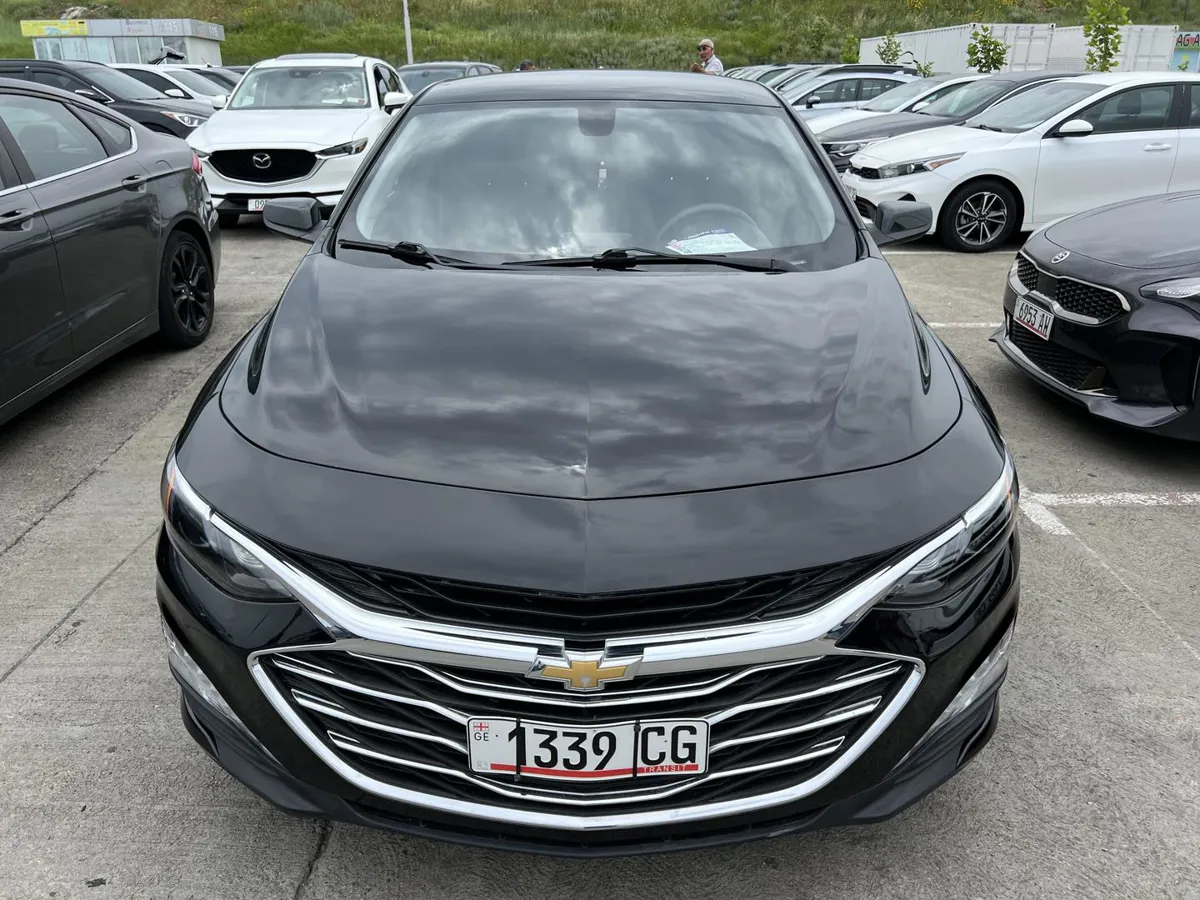 Chevrolet Malibu - фото 1