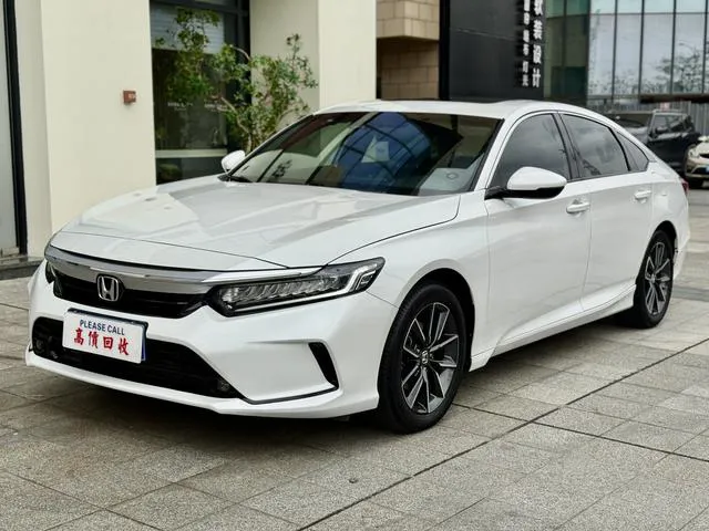 Honda Insight - фото 1