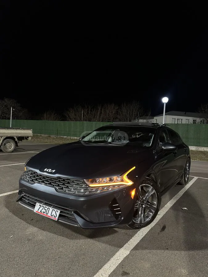 Kia K5 - фото 1
