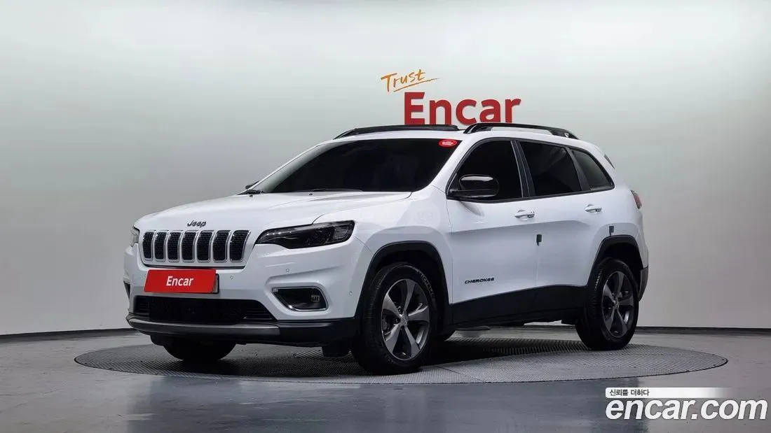 Jeep Cherokee - фото 1