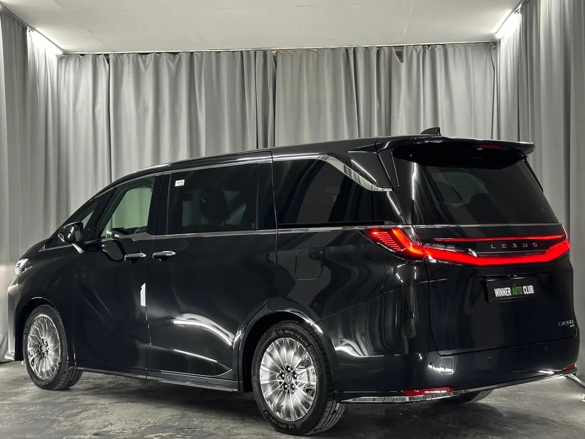 Lexus LM350h - фото 1