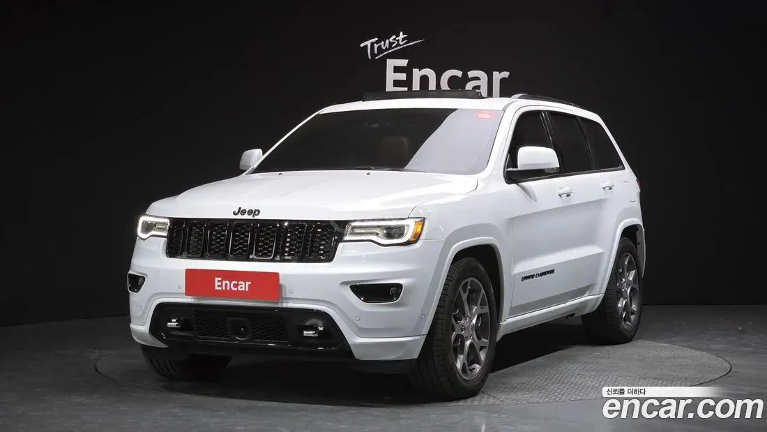 Jeep Grand Cherokee - фото 1