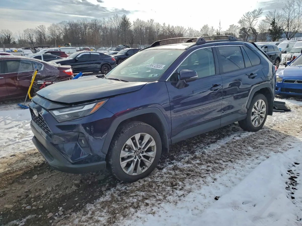 TOYOTA RAV4 - фото 1