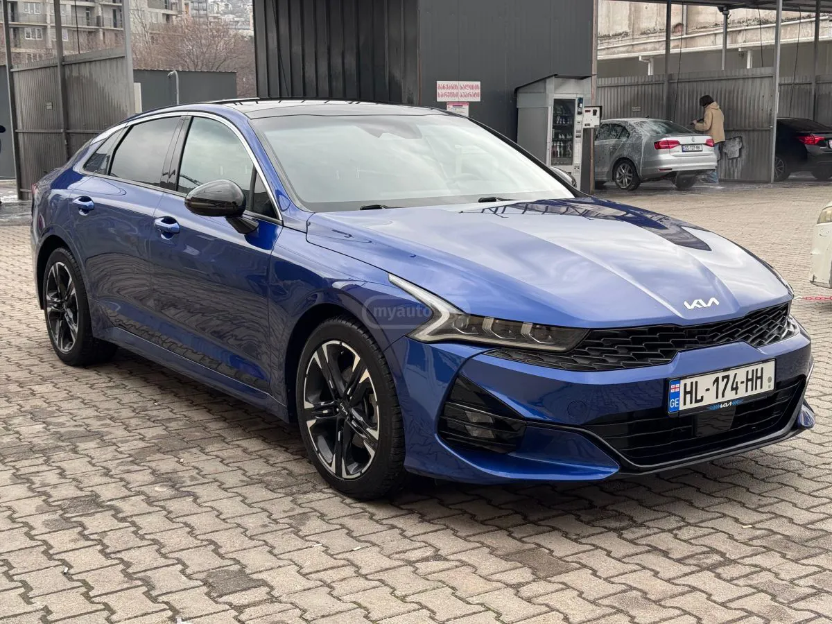Kia K5 - фото 1