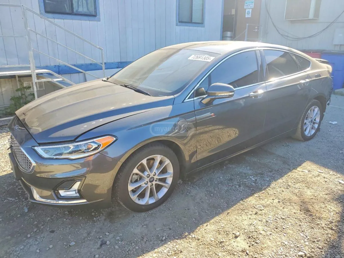 Ford Fusion - фото 1