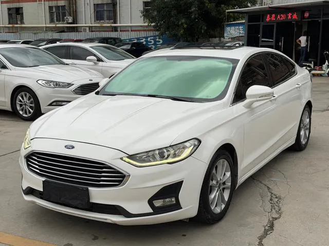 Ford Mondeo - фото 1