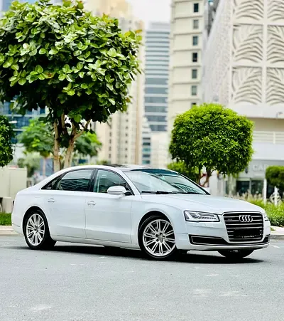 Audi A8 - фото 1