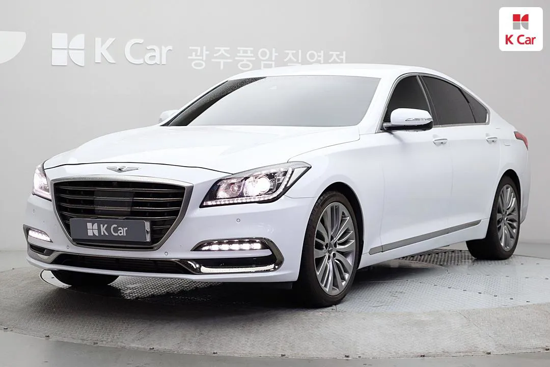 Genesis G80 - фото 1