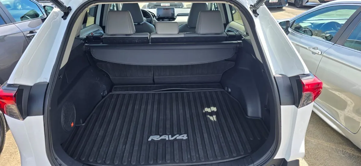 Toyota RAV 4 - фото 1