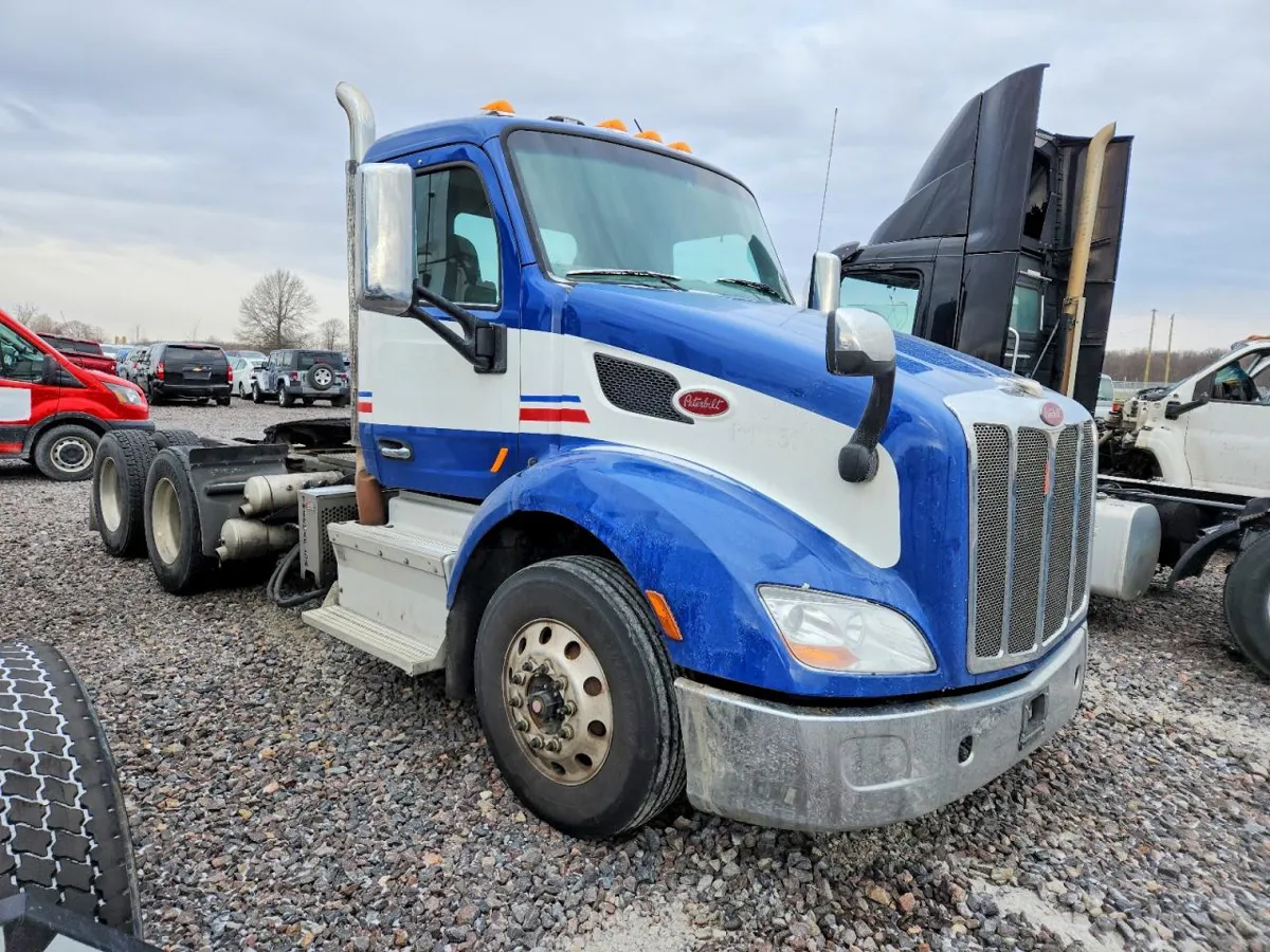 PETERBILT TRACTOR - фото 1
