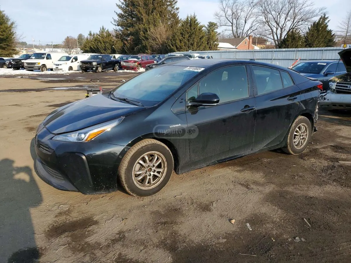 Toyota Prius - фото 1