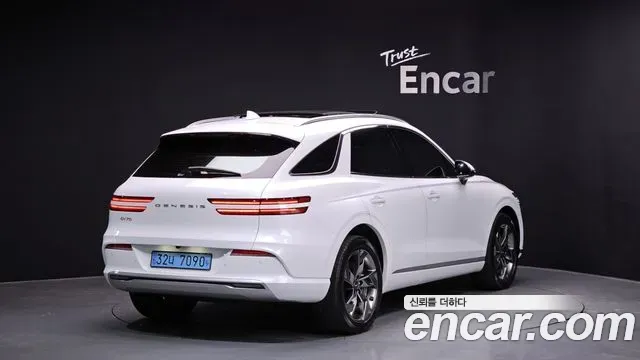 Genesis GV70 - фото 1