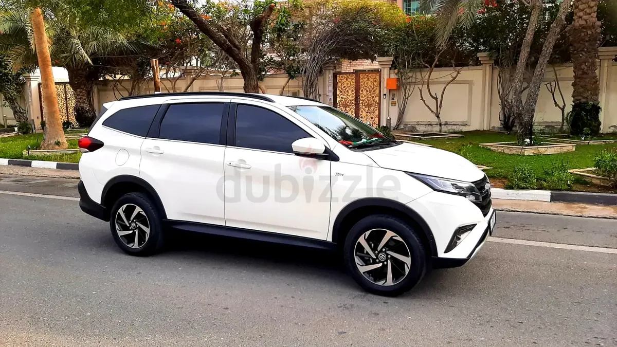 Toyota Rush - фото 1