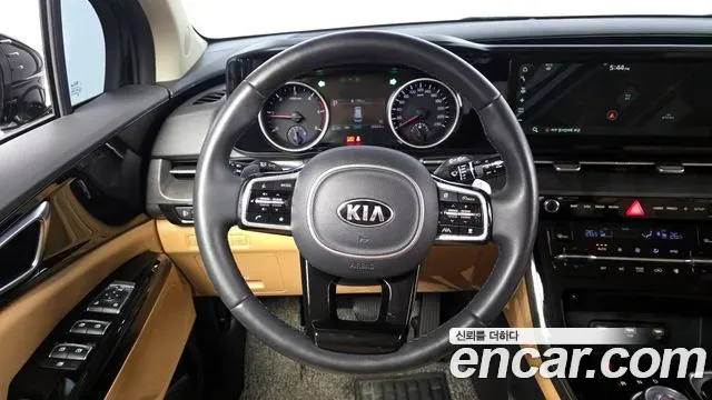 Kia Canival - фото 1