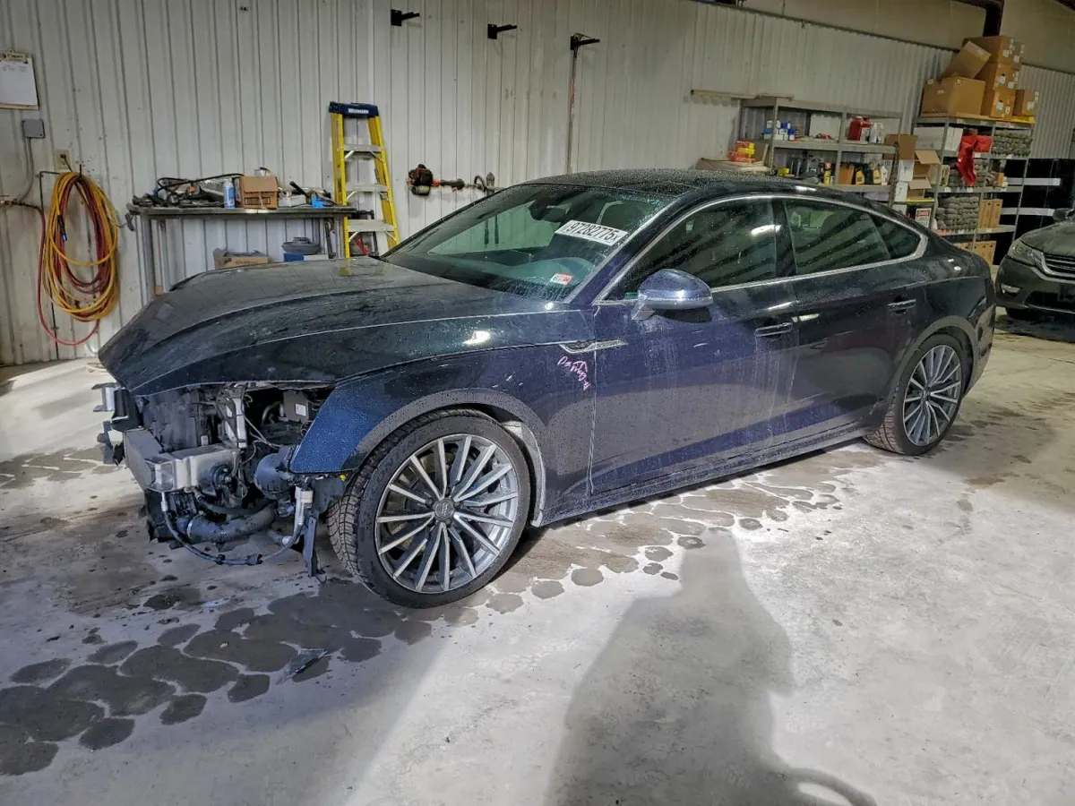 AUDI A5 - фото 1