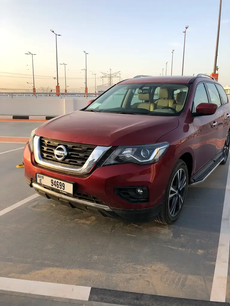 Nissan Pathfinder - фото 1