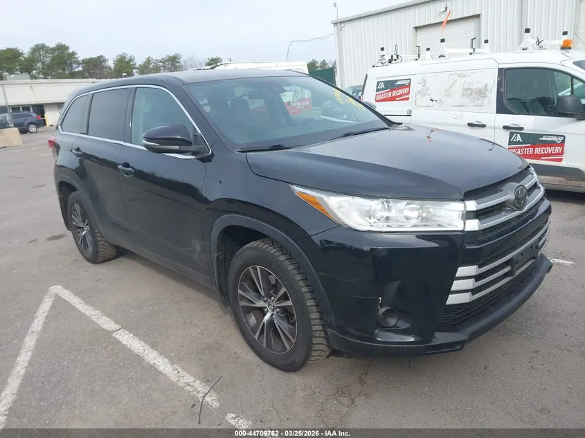 TOYOTA HIGHLANDER LE - фото 1