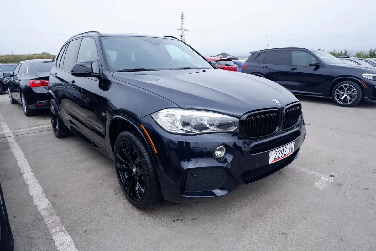 BMW X5 - фото 1