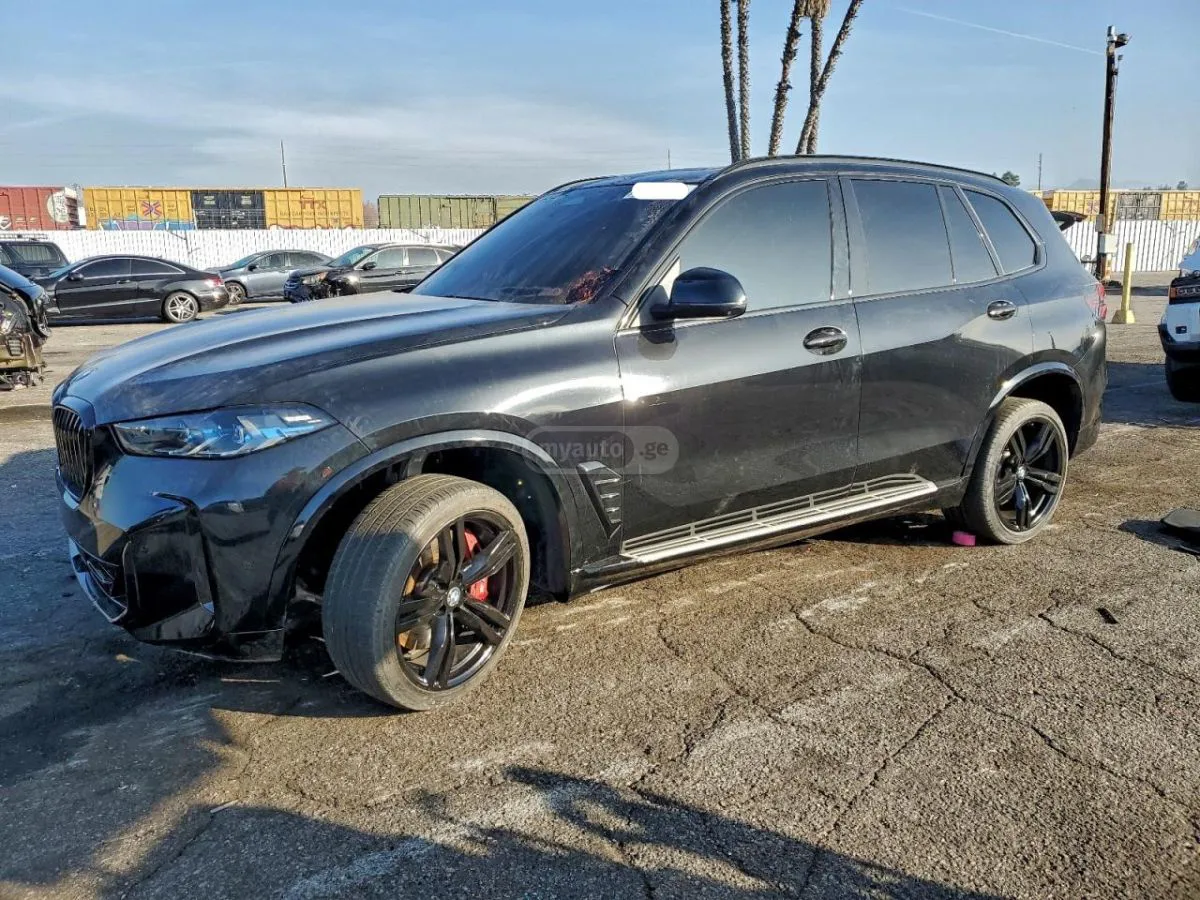 BMW X5 - фото 1