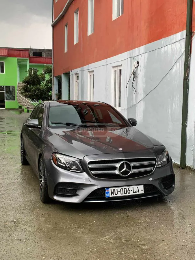 Mercedes-Benz E 400 - фото 1