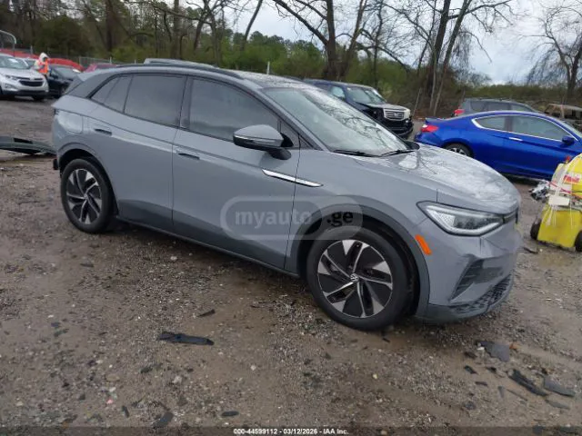 Volkswagen ID 4 - фото 1