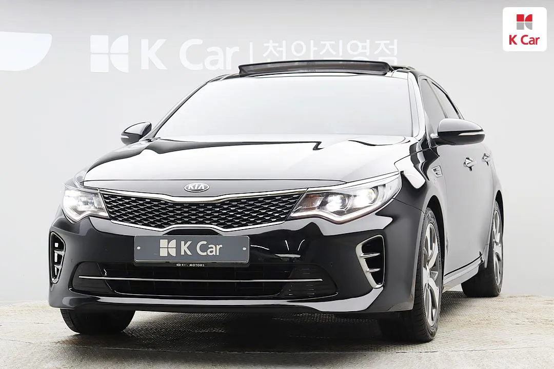 Kia K5 - фото 1