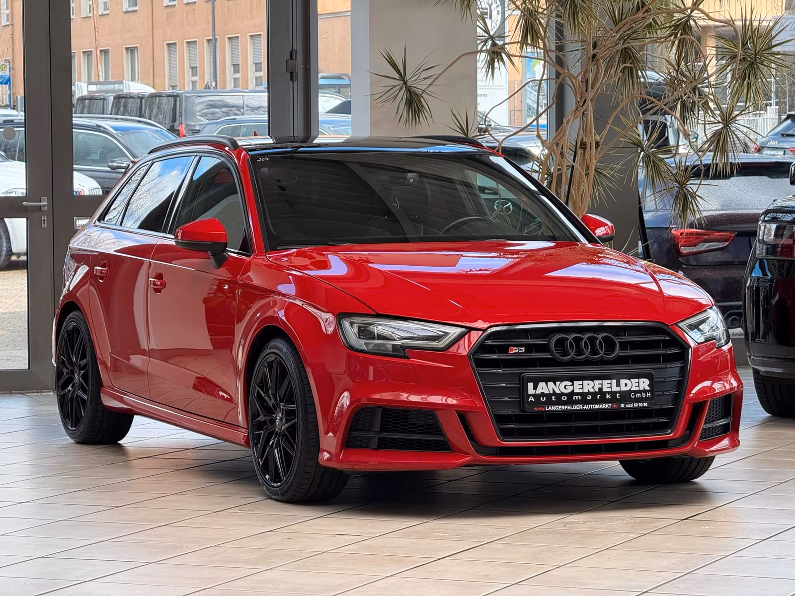 Audi S3 - фото 1