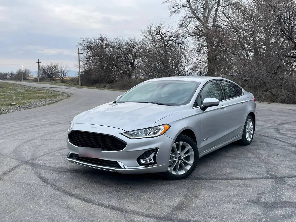 Ford Fusion - фото 1