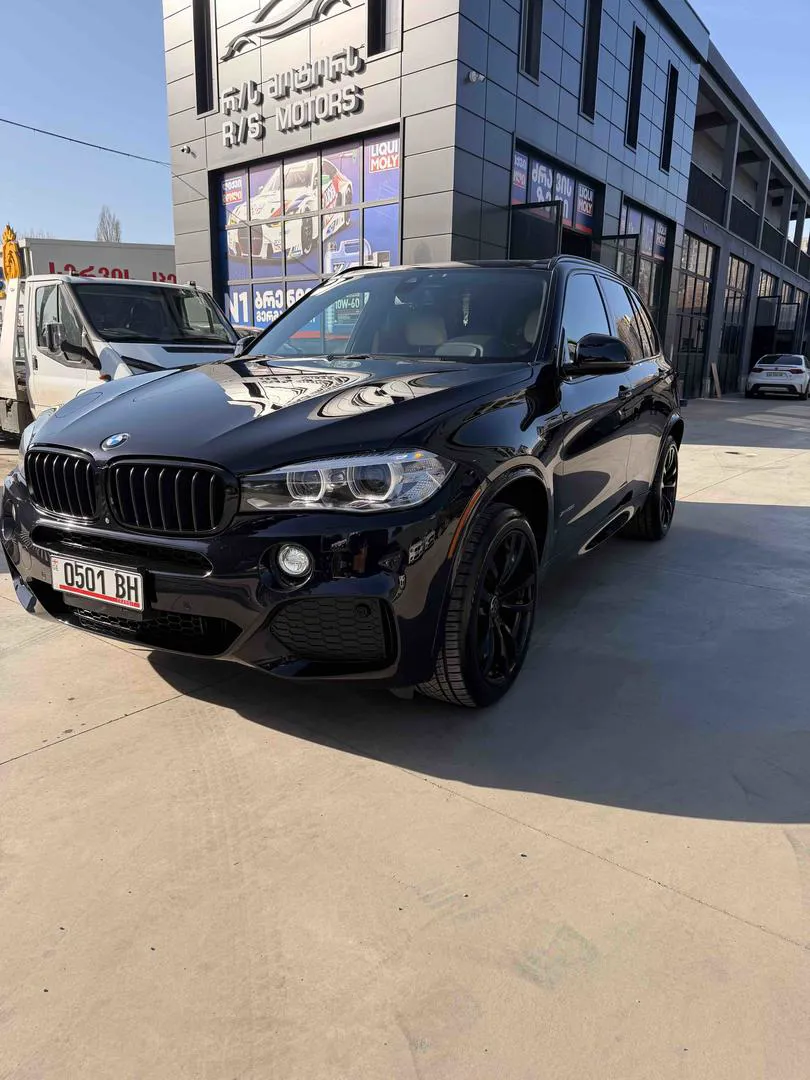 BMW X5 - фото 1