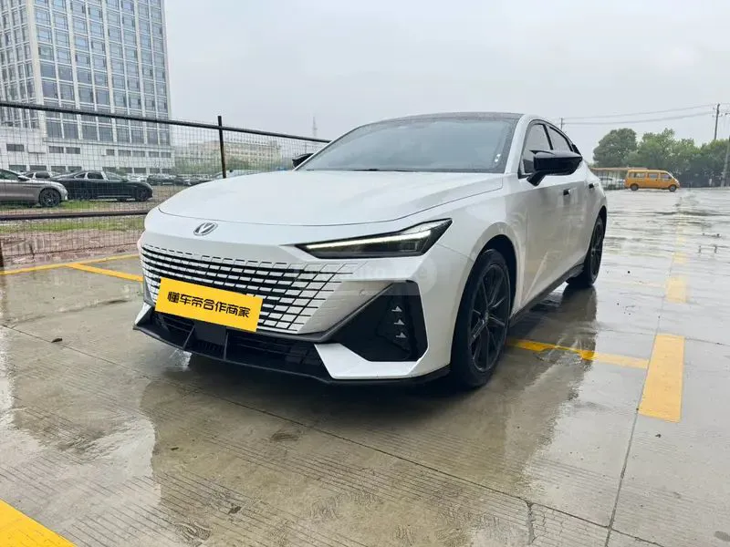 Changan UNI-V - фото 1