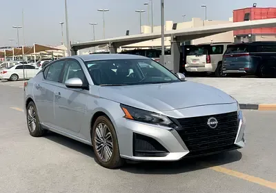 Nissan Altima - фото 1