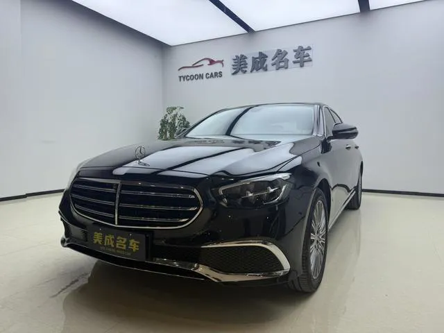 Mercedes-Benz E-Class - фото 1