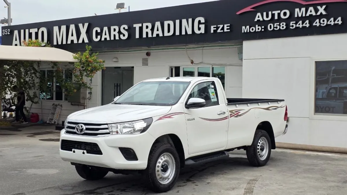 Toyota Hilux - фото 1