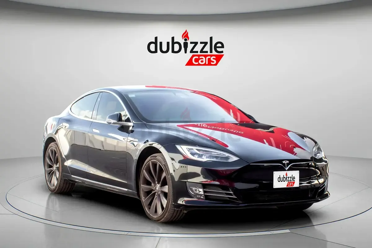 Tesla Model S - фото 1