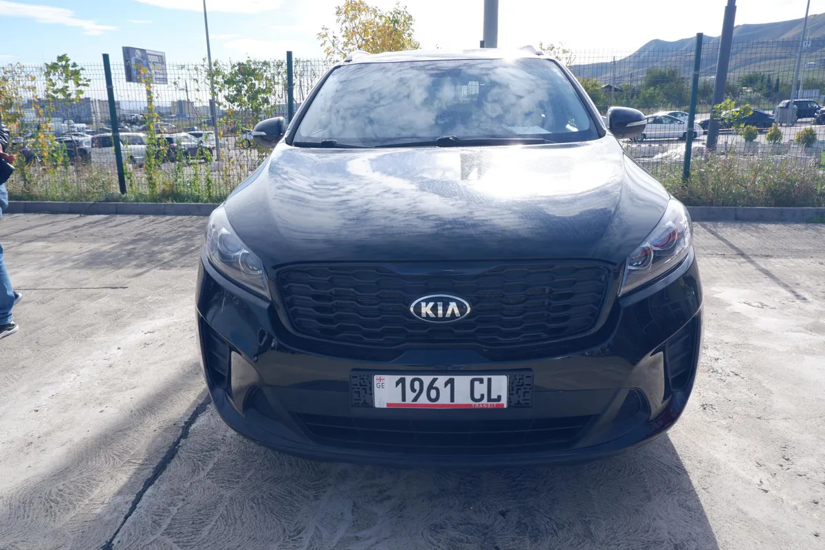 Kia Sorento - фото 1