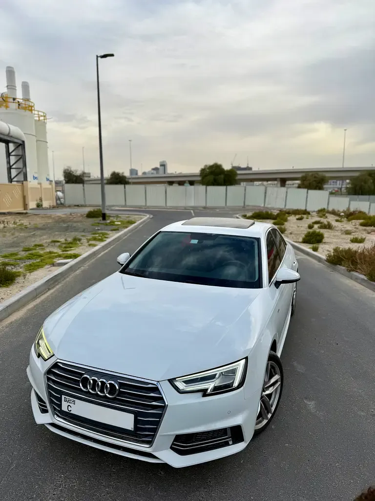 Audi A4 - фото 1