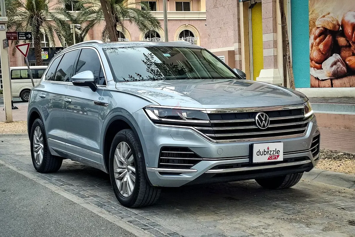Volkswagen Touareg - фото 1