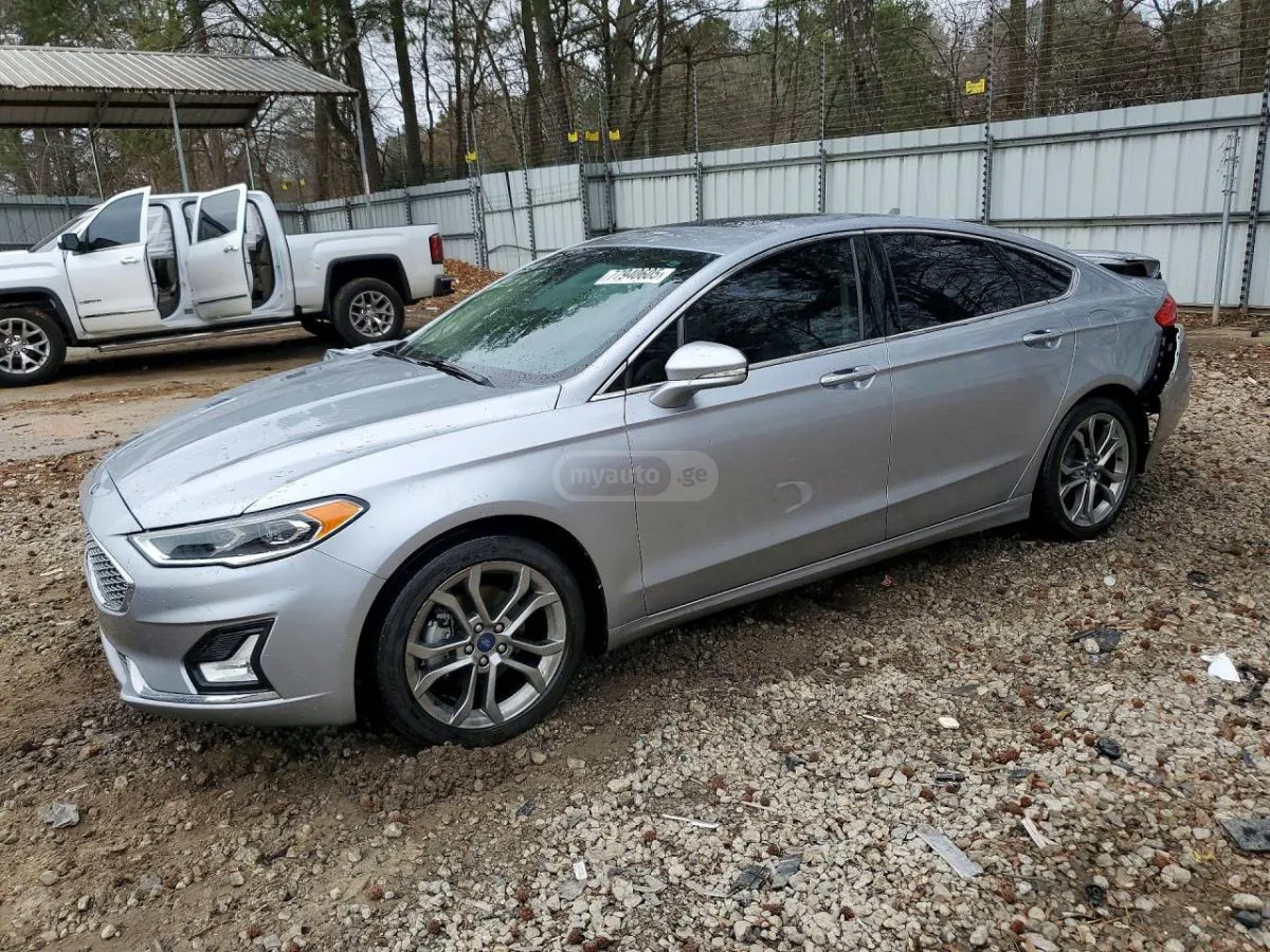 Ford Fusion - фото 1