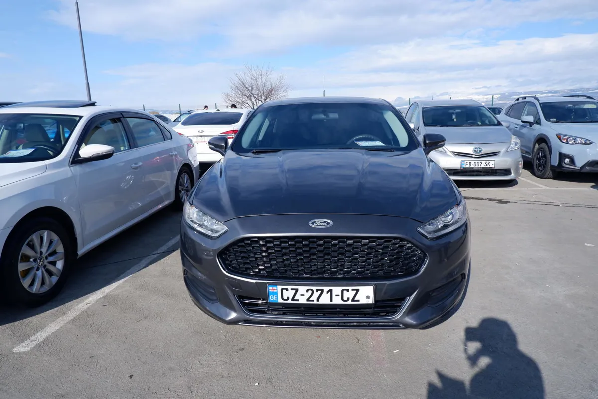 Ford Fusion - фото 1