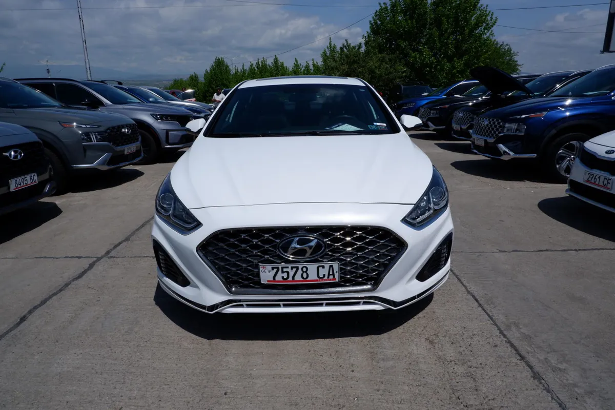 Hyundai Sonata - фото 1