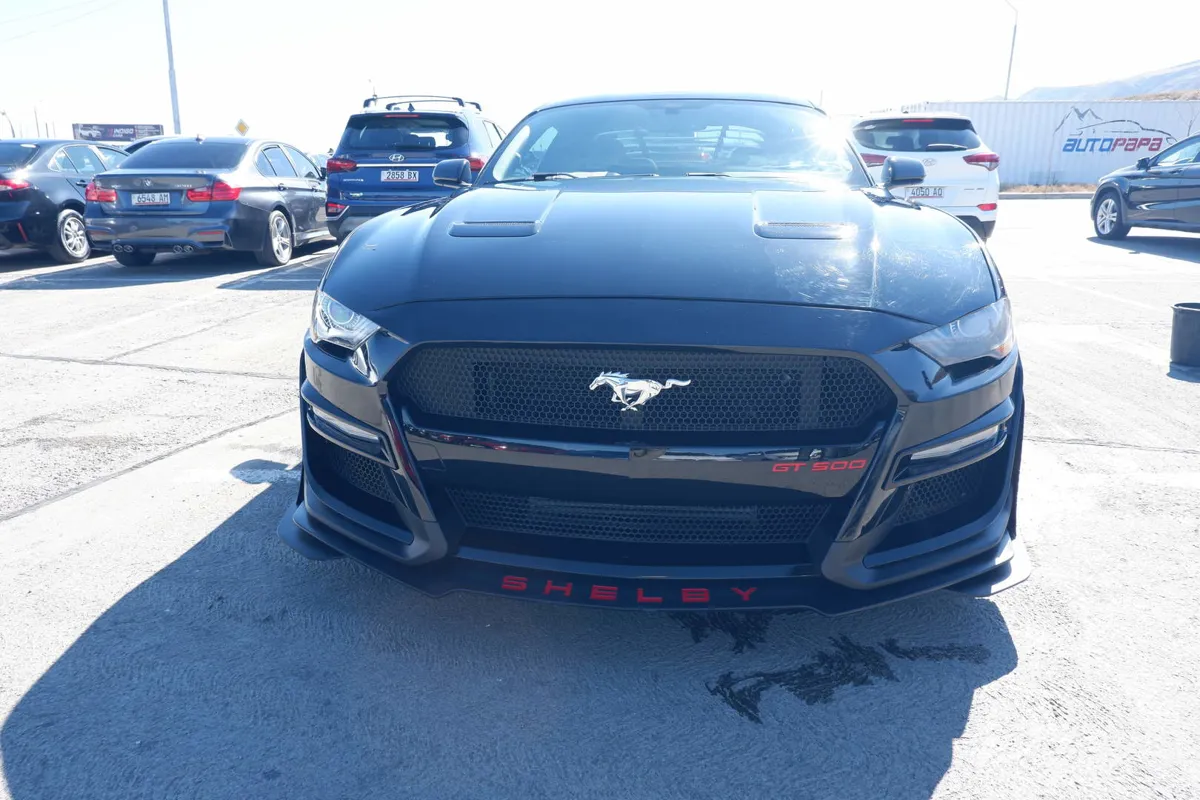 Ford Mustang - фото 1