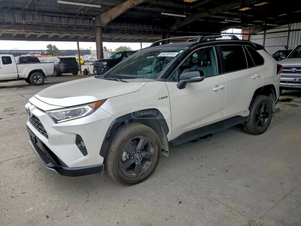 Toyota RAV 4 - фото 1