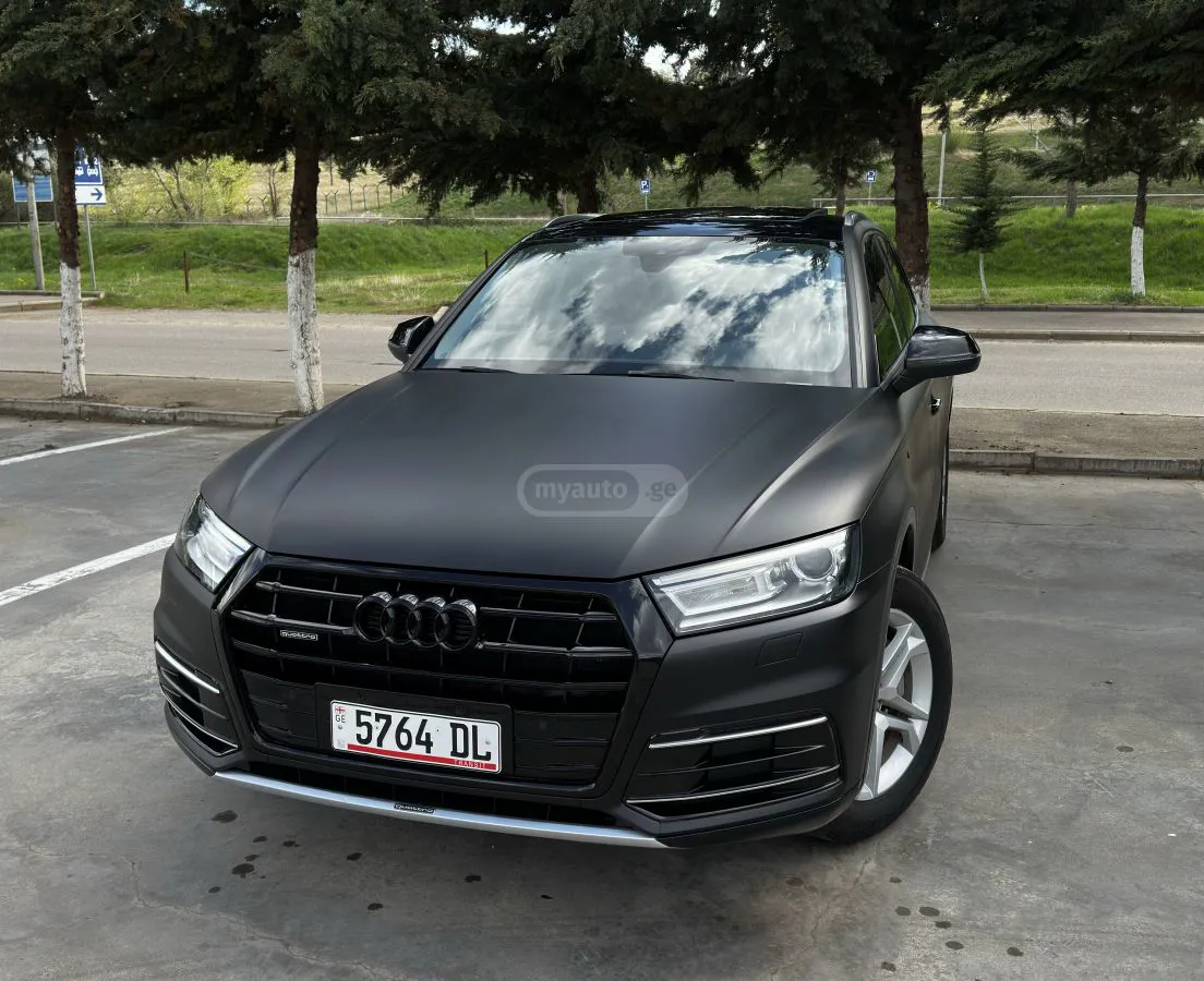 Audi Q5 - фото 1
