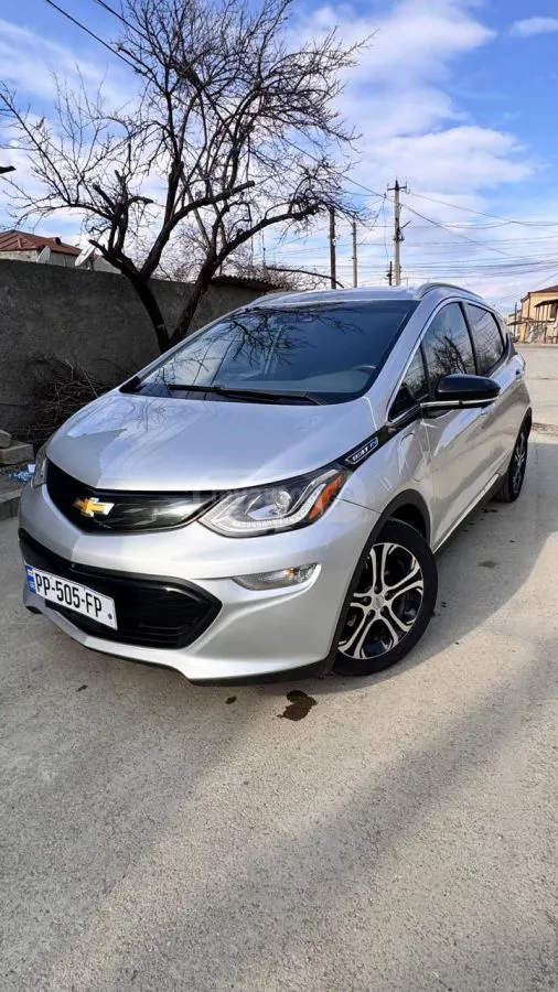 Chevrolet Bolt EV - фото 1