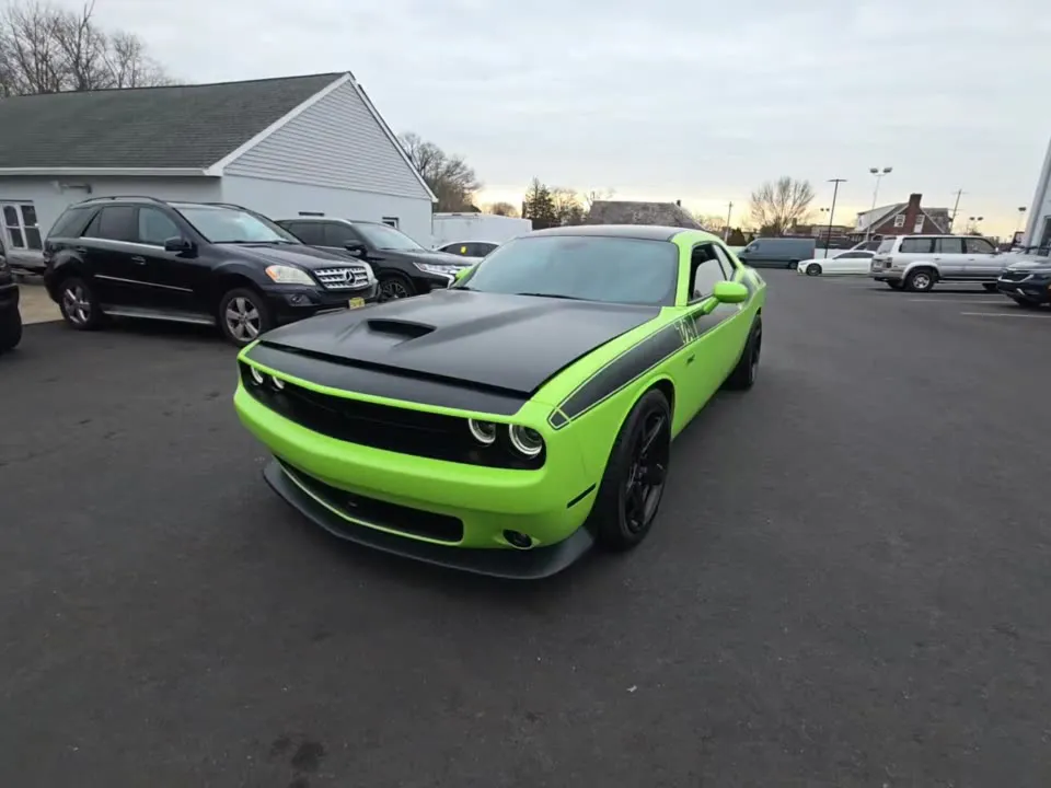 Dodge Challenger R/T Scat Pack - фото 1