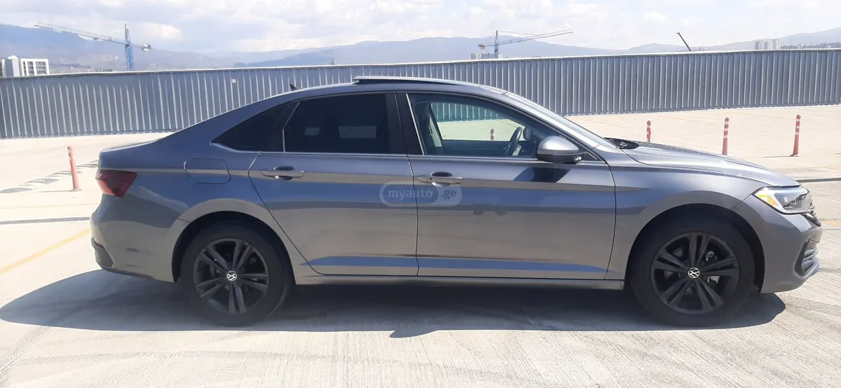 Volkswagen Jetta - фото 1