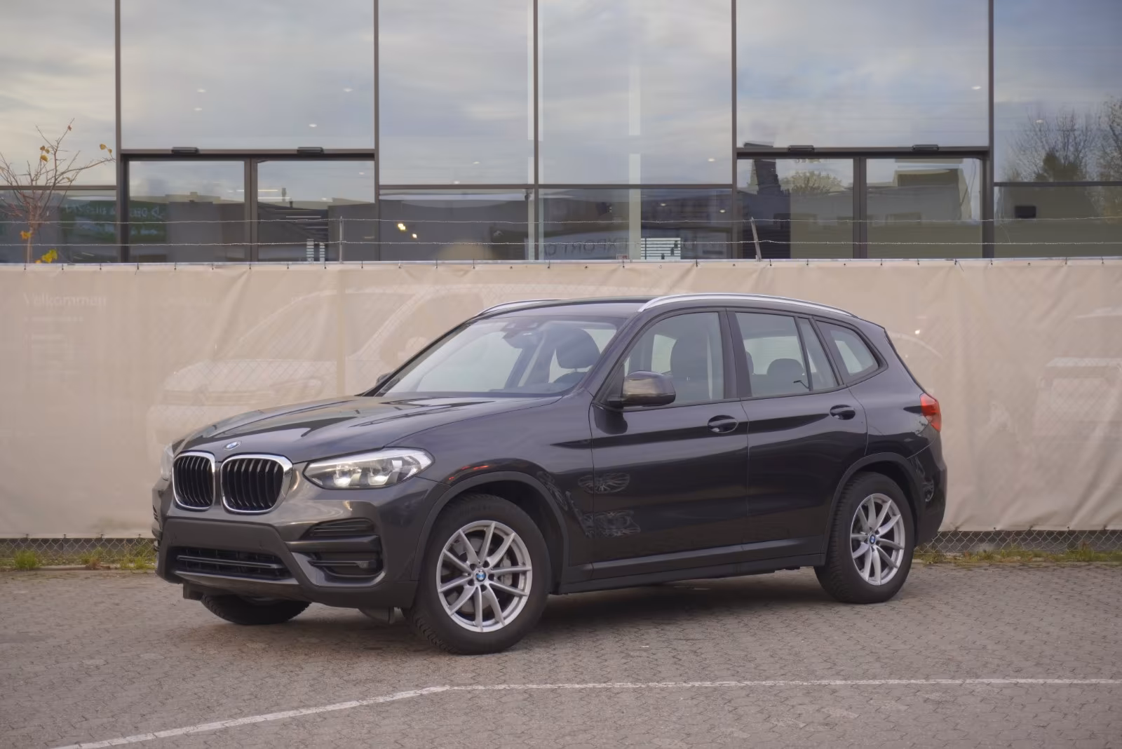 BMW X3 - фото 1