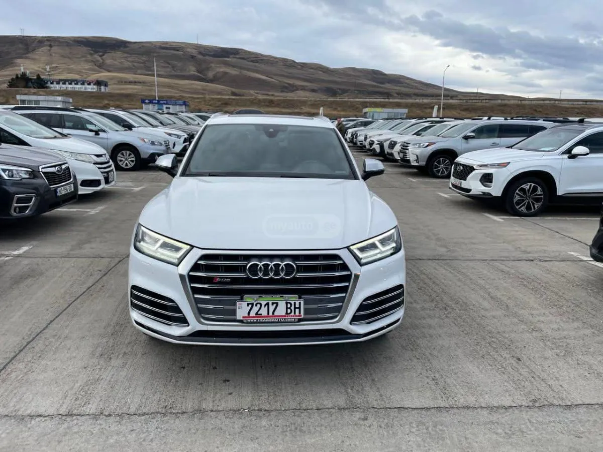 Audi SQ5 - фото 1